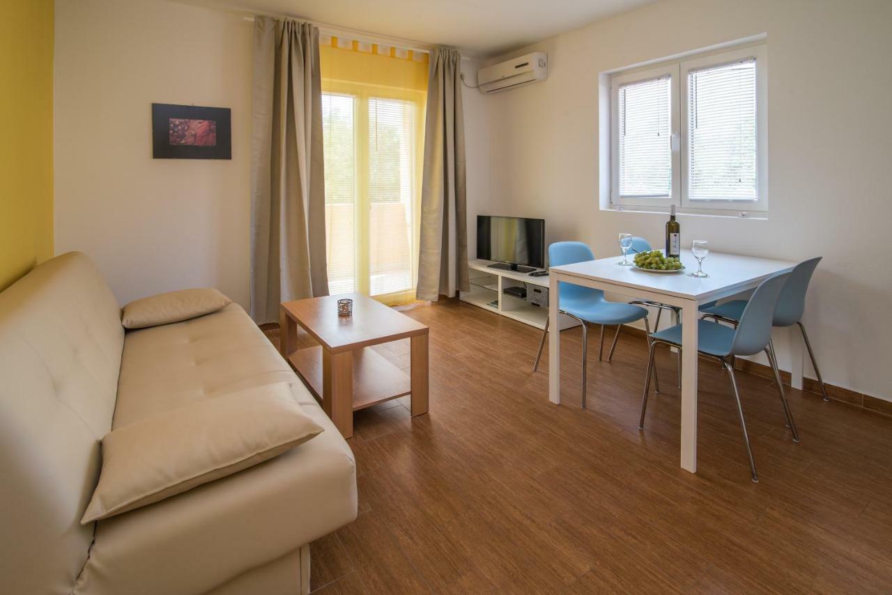 Apartments Sanjin Kornić Extérieur photo