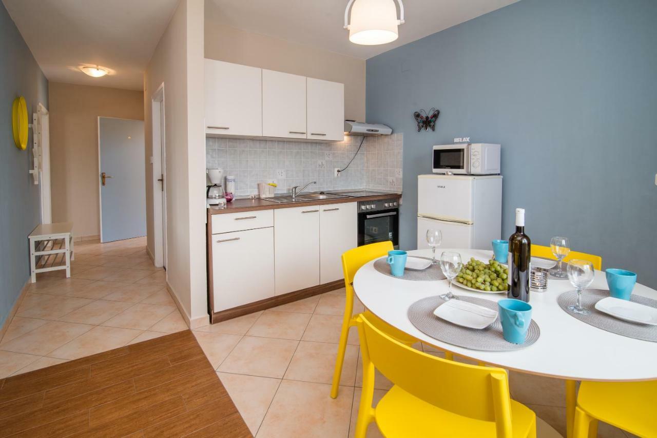 Apartments Sanjin Kornić Extérieur photo